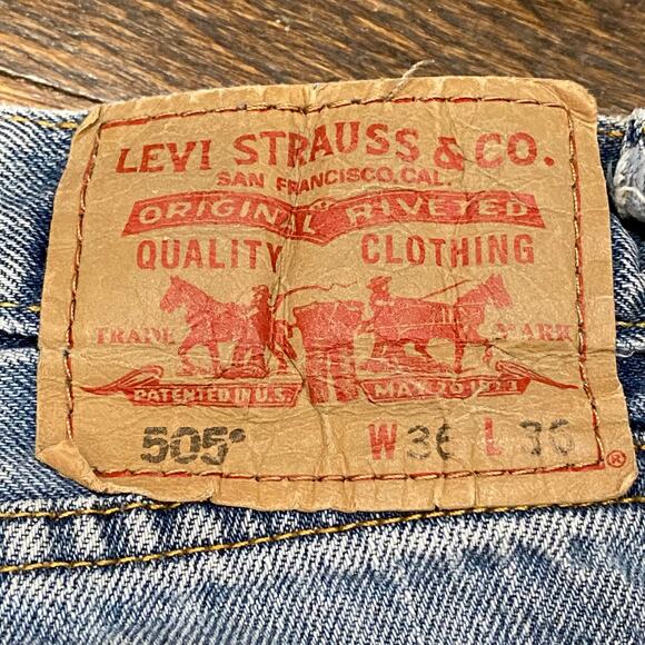 Levi's 505 Straight Fit Jeans Size 36 X 34 Cotton Denim Classic Cut Medium Wash - Picture 12 of 13